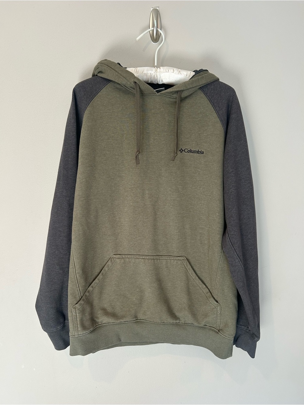 Men’s Columbia Olive Green and Charcoal Raglan Pullover Hoodie, size Med